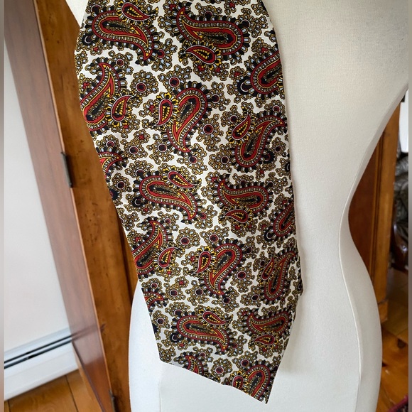 1970s vintage silk ascot paisley cream red gold - Picture 3 of 4